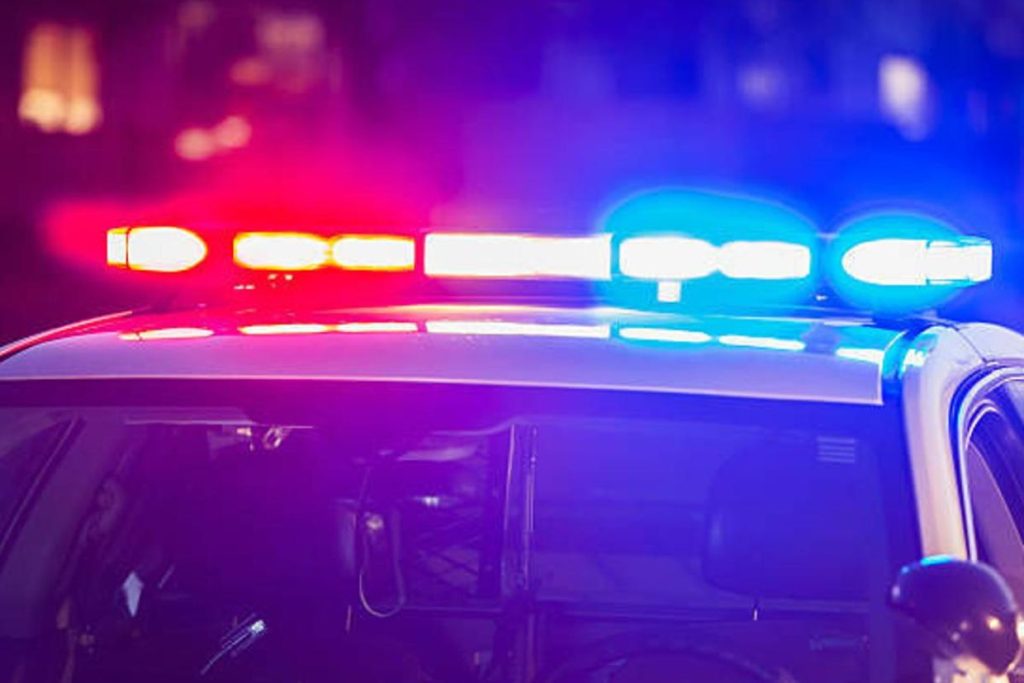 Driver in custody after multiple hit-and-run crashes, police chase in Gurnee