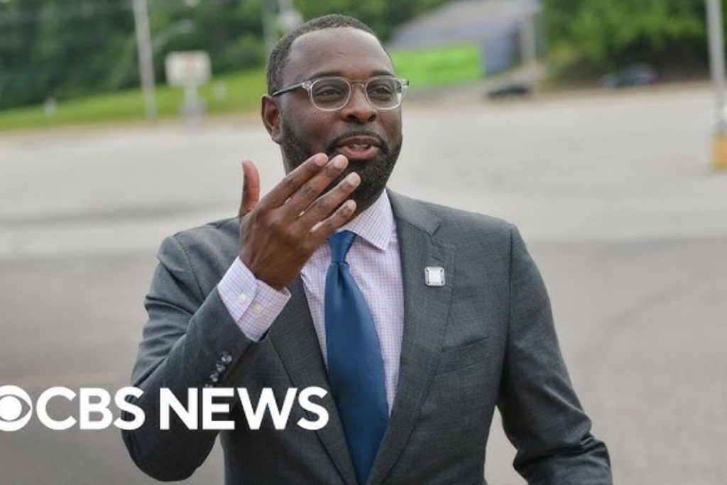 Man accused of stalking Memphis mayor, knocking on his door with taser