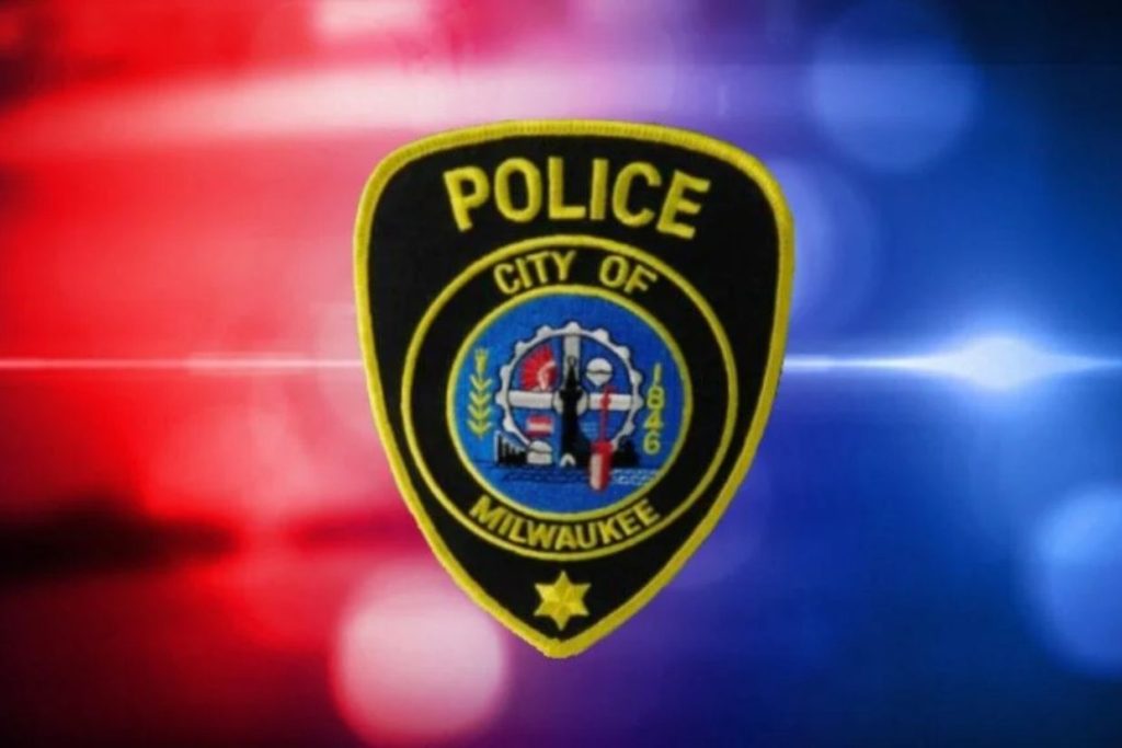 Milwaukee police officer shot in leg; suspect also wounded