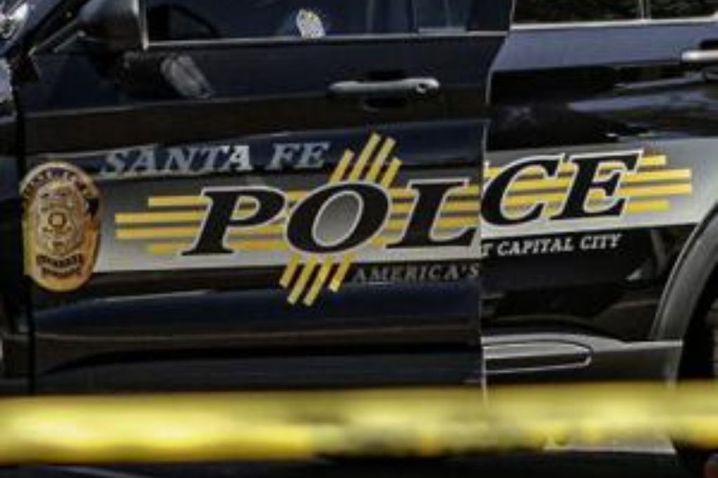 Santa Fe man arrested after allegedly battering girlfriend on street before standoff at apartment