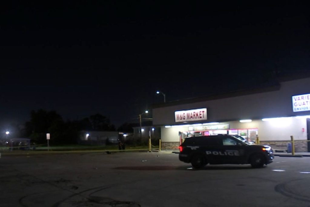 Woman shot to death at convenience store in northwest Houston, HPD says