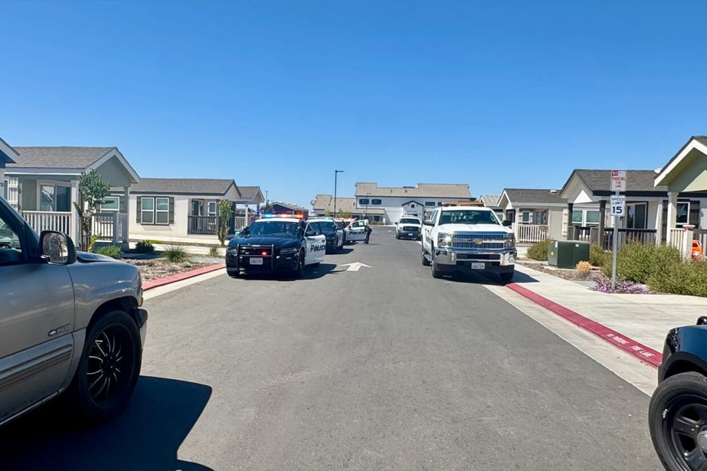 2 arrested after stolen vehicle found abandoned in Visalia, police say