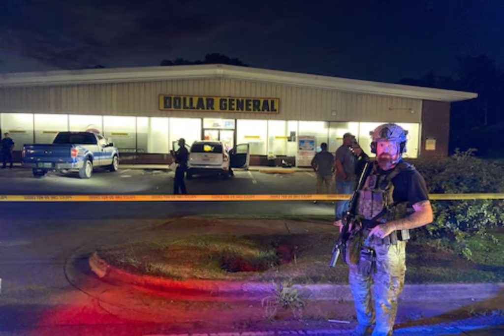 Store clerk shot during holdup at Dollar General in Birmingham’s Five Points West