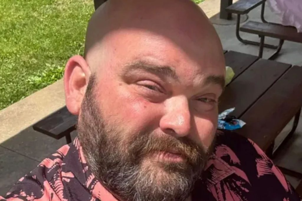 Man Who Mocked Ex-Wife at Karaoke Now Accused of Killing Her New Boyfriend While He Sang Linkin Park Song