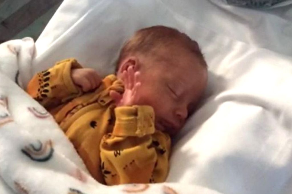 He Left for a Smoke—But What He Did Moments Before Shocked the Whole Hospital