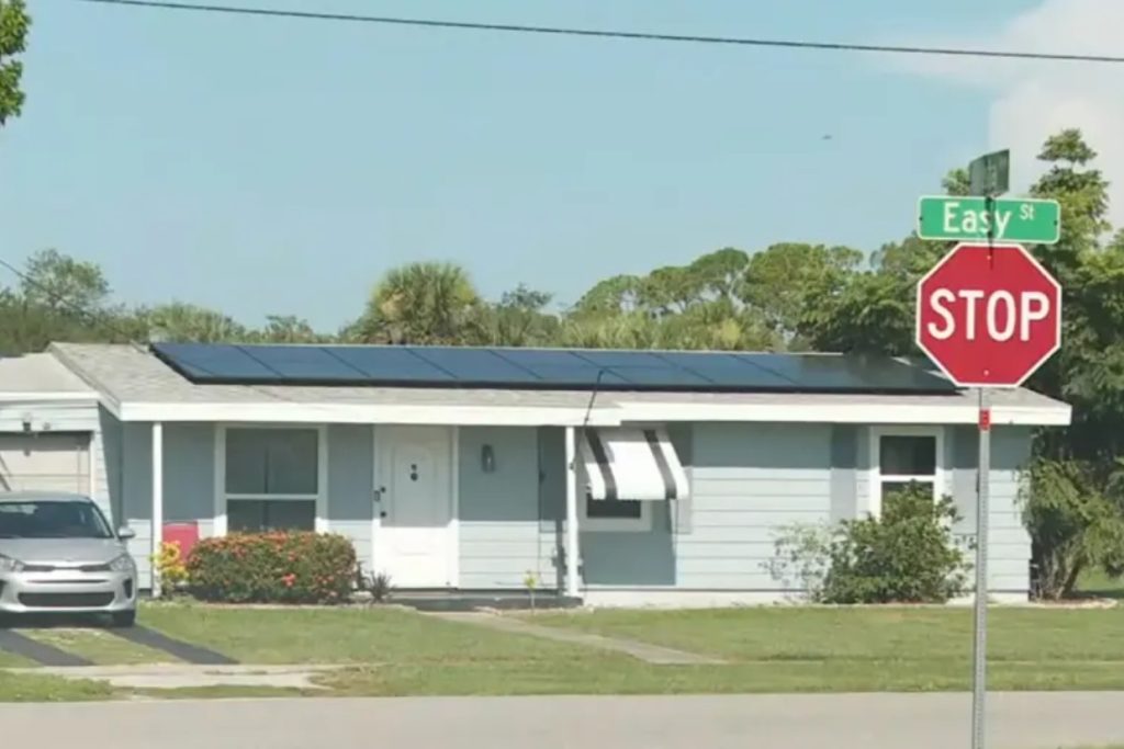 Brooklyn Dad Catches Pantsless Tenant in Bed With 7-Year-Old Daughter