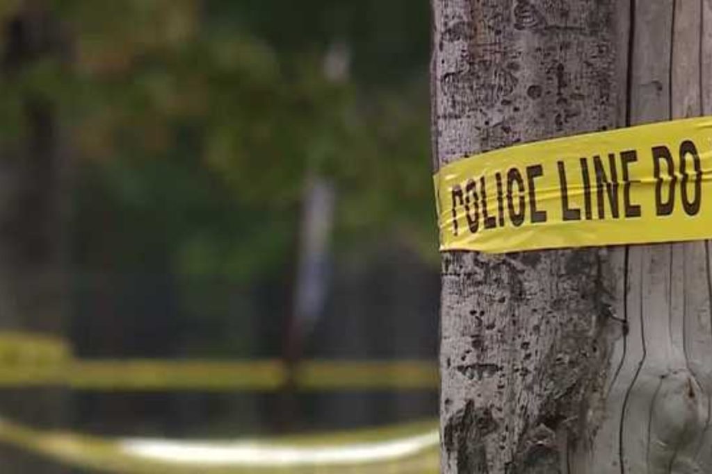 He Carved Fear at the BBQ Joint — Then Casually Walked into Her Workplace