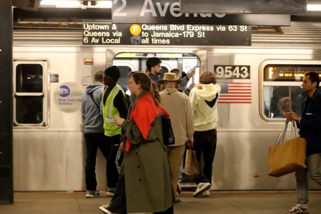 East Village subway turns bloody after rider stabbed in the neck