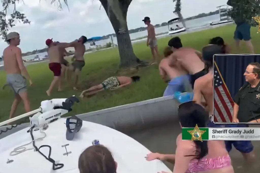 Chaos at Florida Lake as Swimsuit Boaters Trade Blows in Front of Kids