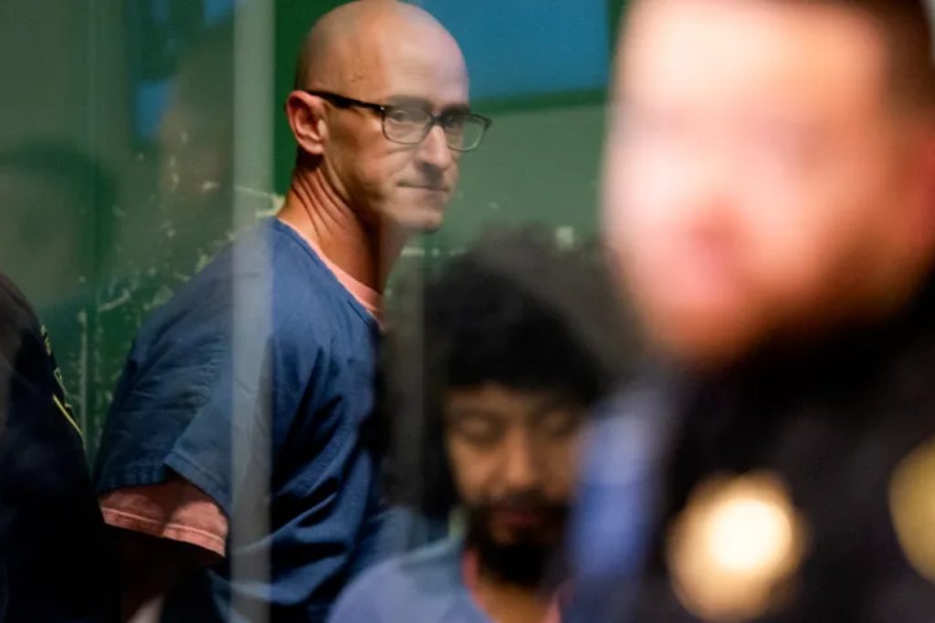 Ex-Alaska Airlines Pilot Accused of Attempting to Cut Flight’s Engines Reaches Plea Deal