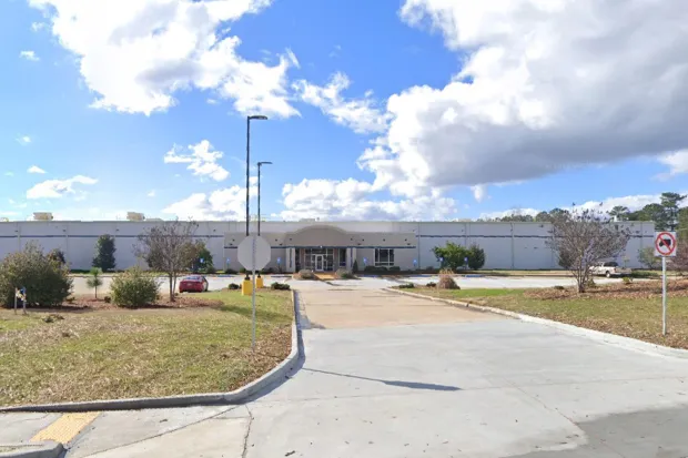 Gunman dead after active shooter panic at Georgia Amazon warehouse