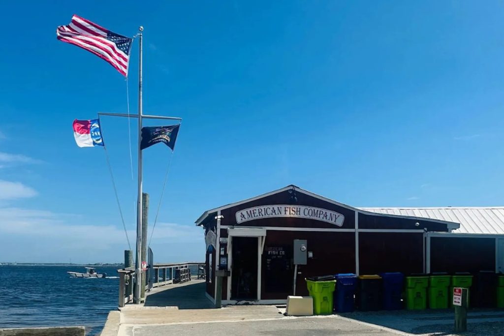 Gunman on Boat Opens Fire at North Carolina Waterfront Bar, 3 Dead