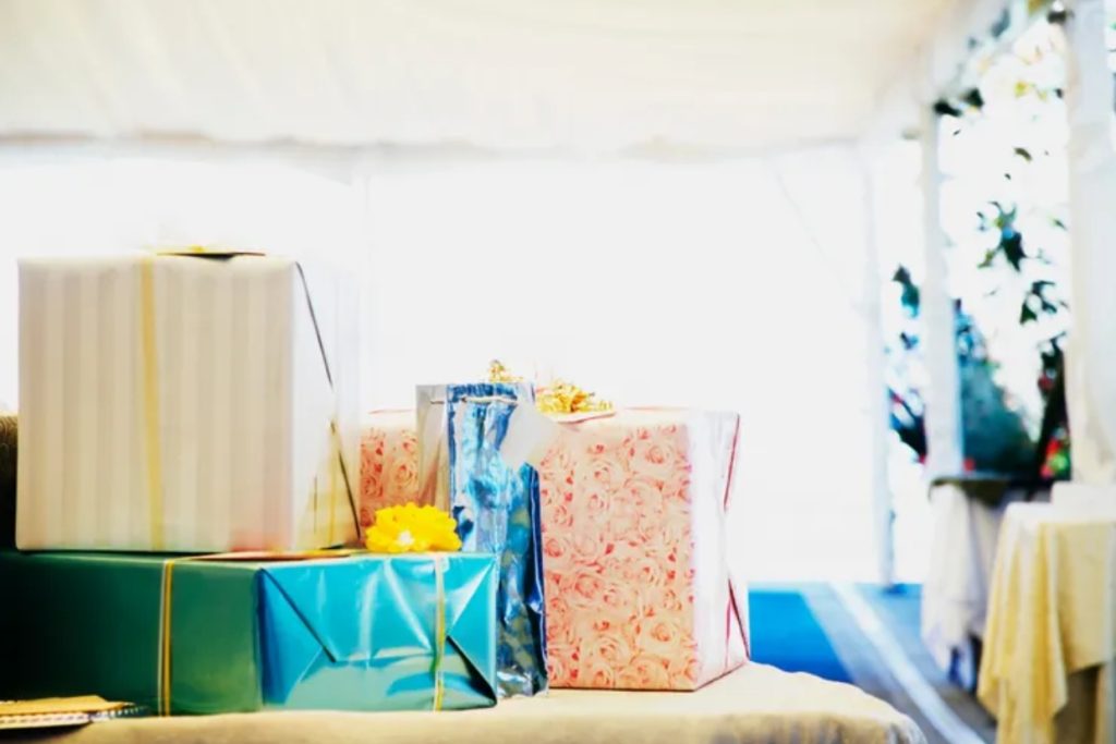 Wedding Crasher Caught on Camera Stealing $80K in Gifts From Newlyweds