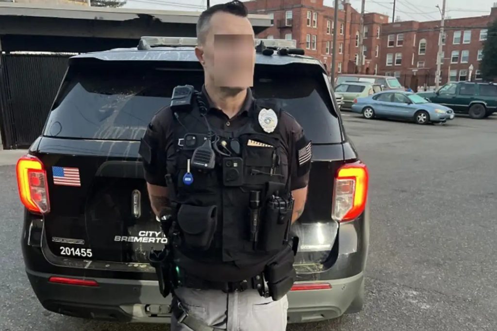 Bizarre Bust: Felon Pretended to Be Cop While Crashing 911 Scenes