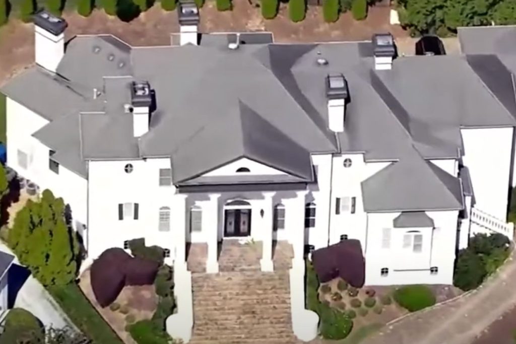 Mansion Horror: Dentist Accused of Killing Wife and Teen in Murder-Suicide