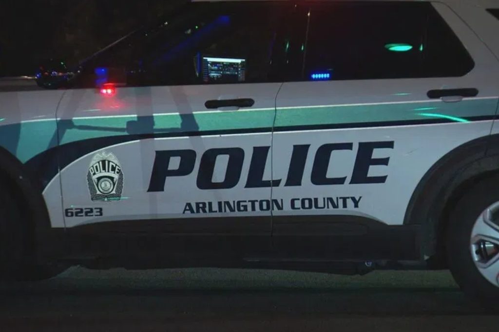 Police Hunt Attacker After Man Stabbed Near Ballston Gas Station
