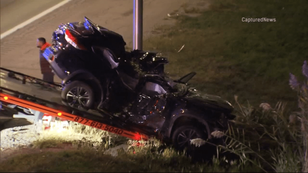 2 killed in crash on I-88 in North Aurora, Illinois State Police say