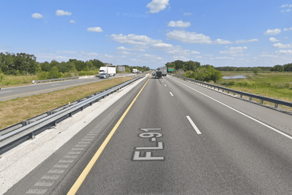 18-Year-Old Woman Fatally Struck by Tow Truck on Florida’s Turnpike in Lake County