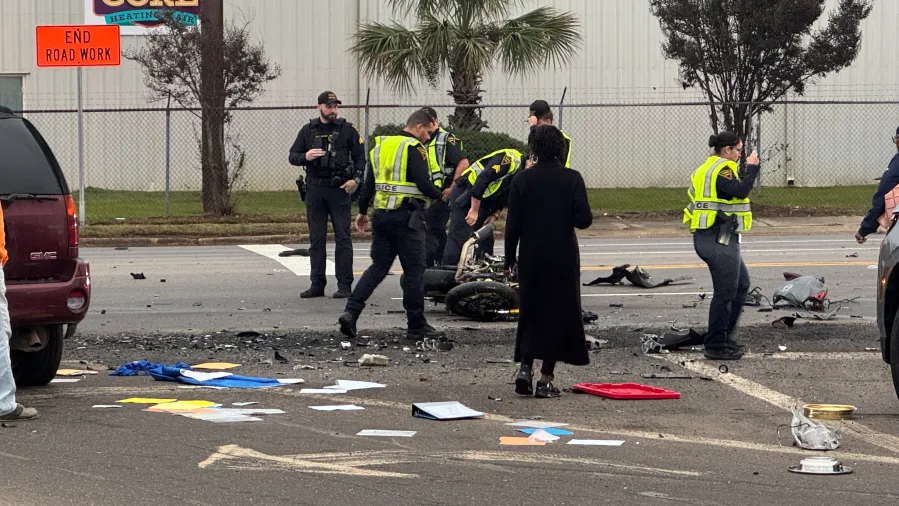 1 seriously hurt after motorcycle crash on Gillespie Street and Southern Avenue, Fayetteville police say