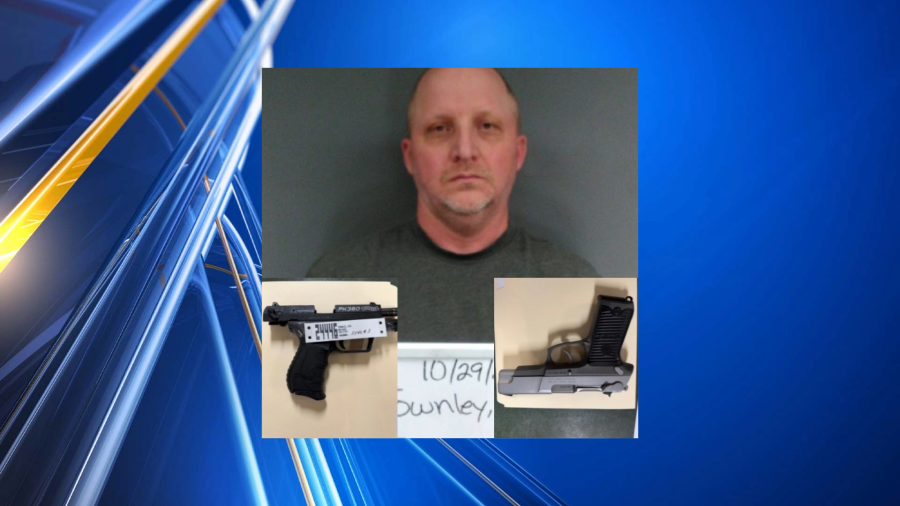 Mansfield police officer arrested after allegedly stealing, pawning guns from evidence cabinet