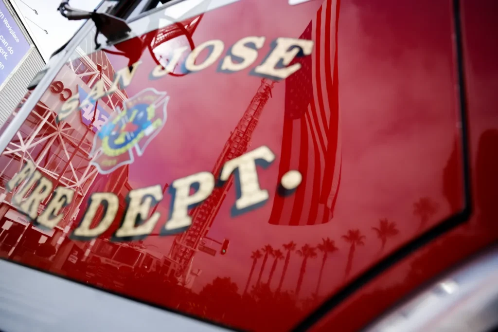 San Jose: 10 displaced after car fire spreads to two apartment buildings
