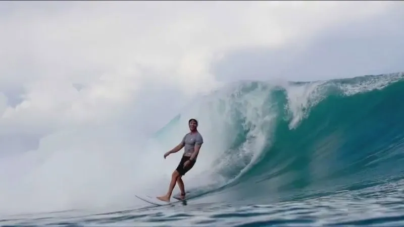 Teen surfer saves Air Force veteran after wipeout in California