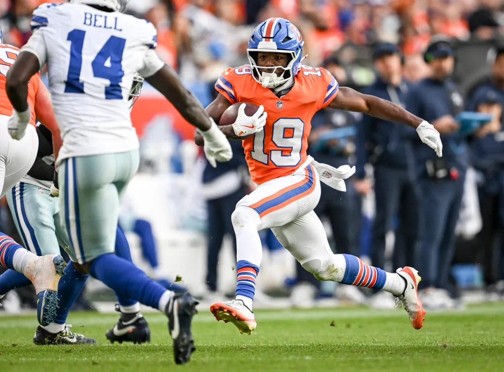 Broncos put WR Marvin Mims Jr. in concussion protocol after fourth-quarter kickoff return