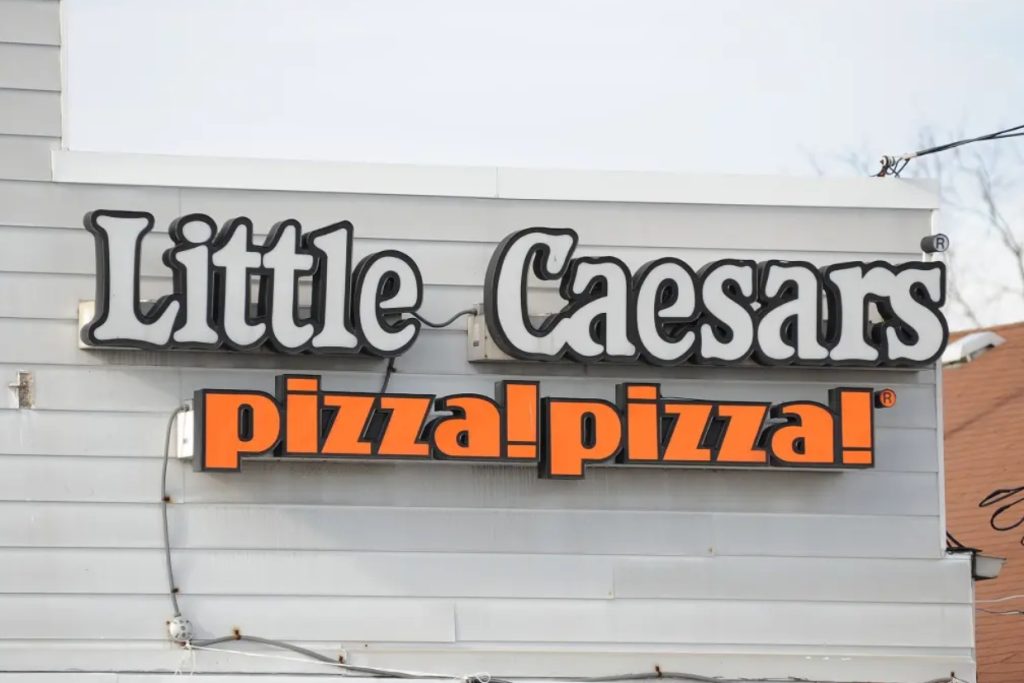 $1K Damage After Kentucky Woman Explodes in Little Caesars Meltdown