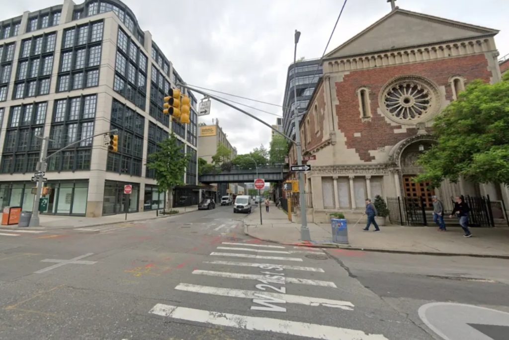 Chaos Near NYC’s High Line as Maniac Allegedly Slaps 2 Little Kids