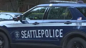 Police search for suspects in South Seattle shooting, seriously injuring man