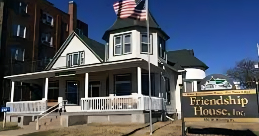 Van crashes into former Friendship House building in Grand Island