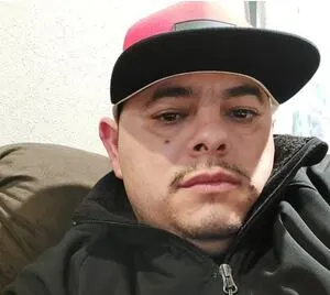 $500K warrant issued for Renton man accused of child molestation