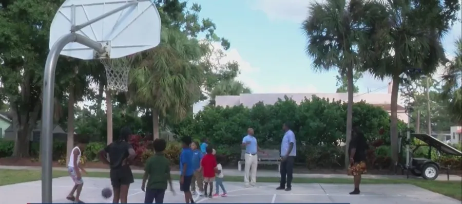 Woman said she’s ‘getting guns’ because Sarasota won’t remove park basketball hoop, texts show