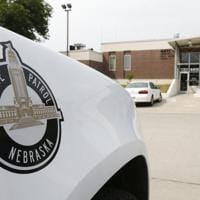 Lincoln man accused of having drugs delivered to him at his apartment near elementary school