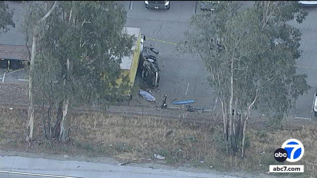2 dead after car veers off 60 Freeway, crashes into box truck in Jurupa Valley