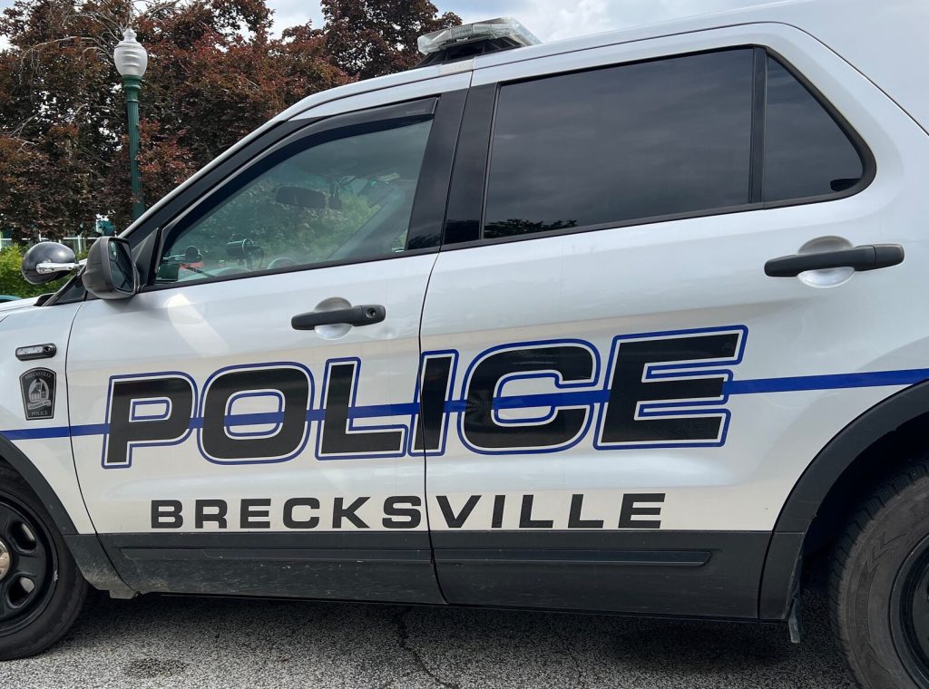 Cleveland driver crashes after doing 120 mph on I-77: Brecksville Police Blotter