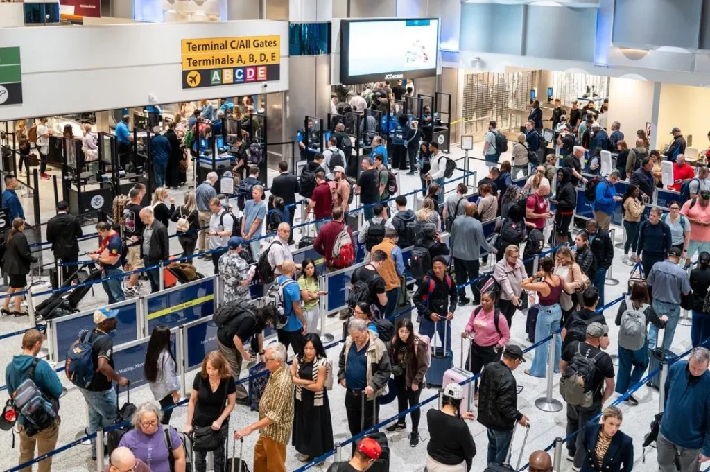 More Than 5,000 Flights Disrupted Saturday Amid Shutdown Staffing Shortages