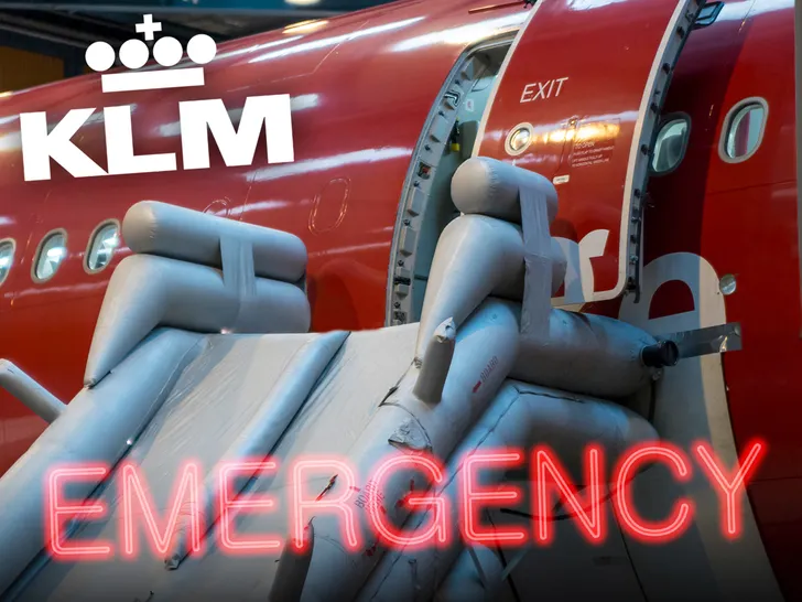 Plane Passenger Fuels Thanksgiving Travel Panic, Opens Emergency Door in Atlanta