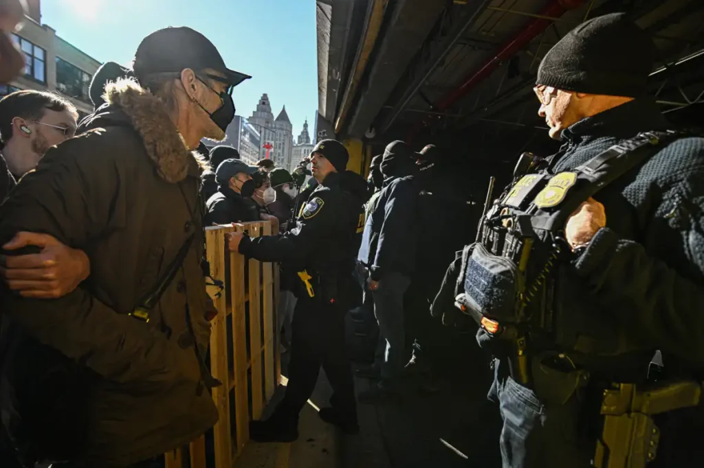 Mayhem on Canal Street: Protesters clash with ICE, NYPD over apparent massive enforcement operation