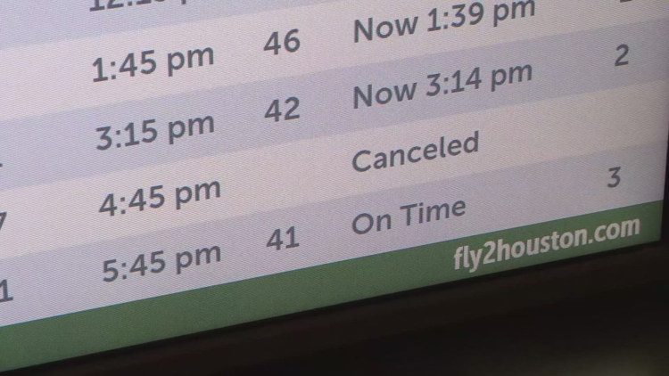 ‘It was a headache’ | Government shutdown causing more flight cancellations, delays at Houston airports