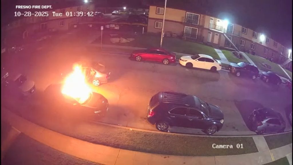 Two women wanted for setting car on fire in southeast Fresno, firefighters say