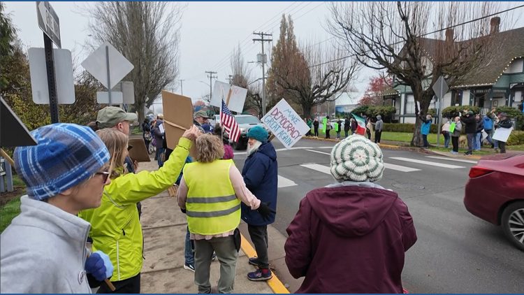 DHS says McMinnville teen was detained by ICE after using his truck to block border patrol vehicles