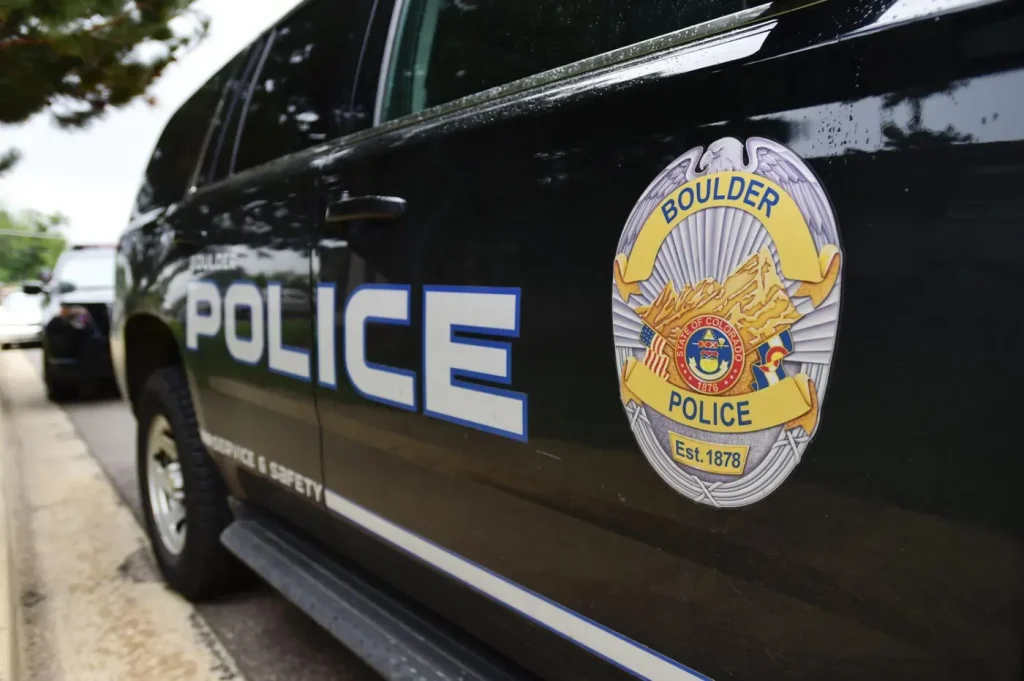 Man who brought gun inside Boulder store in custody