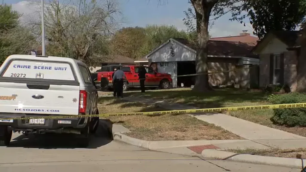 Father finds 2 family members dead in possible murder-suicide in northwest Harris County, HCSO says