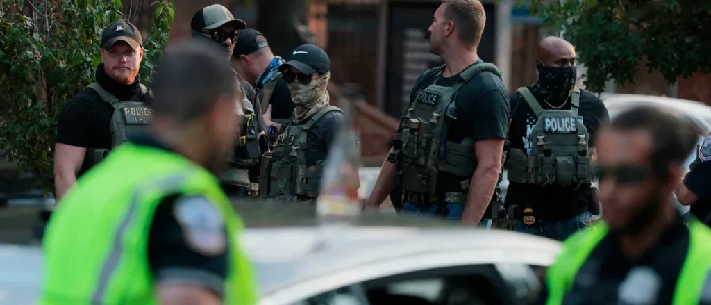 National Guard, DC Police Respond As Dozens Descend On Navy Yard, Several Arrests Made