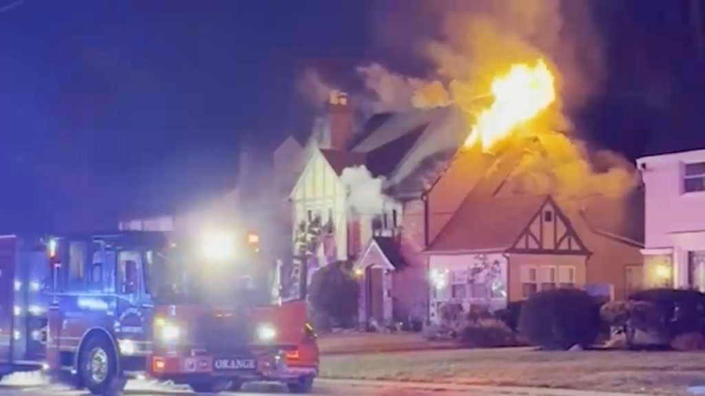 2 killed after fast-moving fire tears through New Jersey home on Thanksgiving