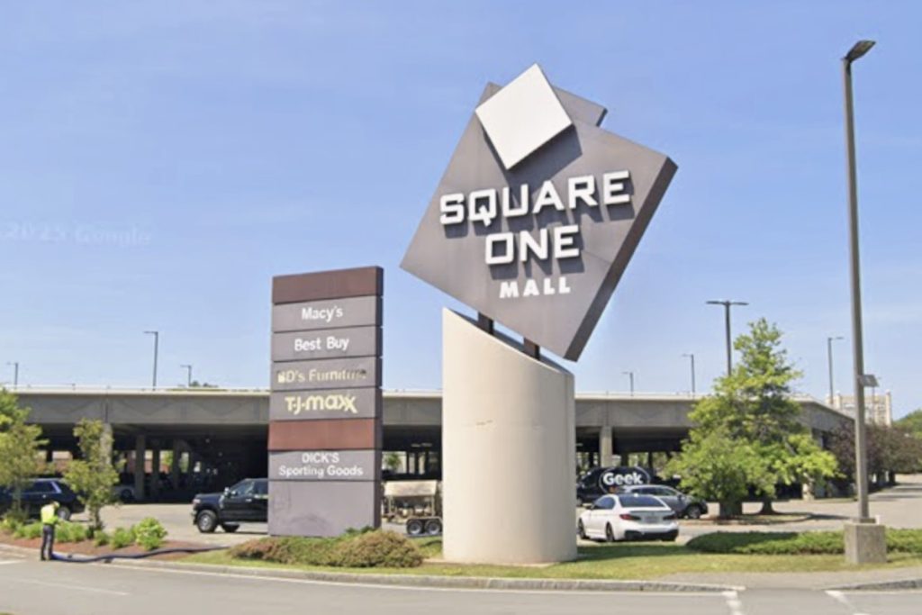Saugus Police Search for Suspects in Family Assault at Square One Mall
