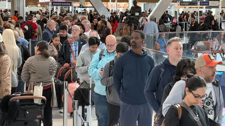 Flight chaos grips US airports as some airlines advise booking ‘backup ticket’: See the list