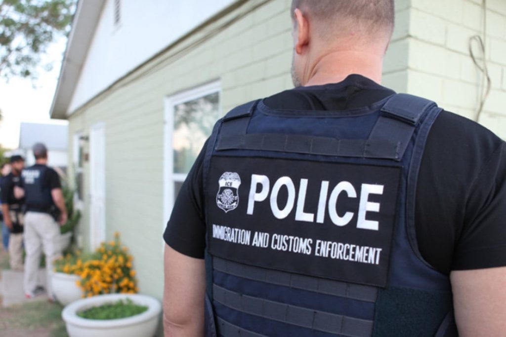 Masked ICE Agents, Whistles Cut Short Oak Park Girl Scouts’ Food Drive