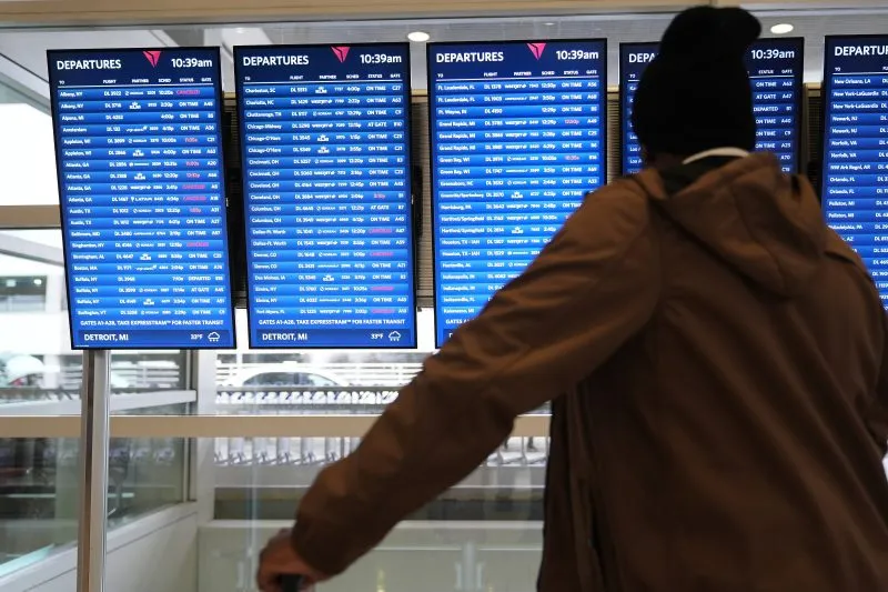 US airlines cancel more than 2,100 flights Sunday; first time since shutdown cuts began